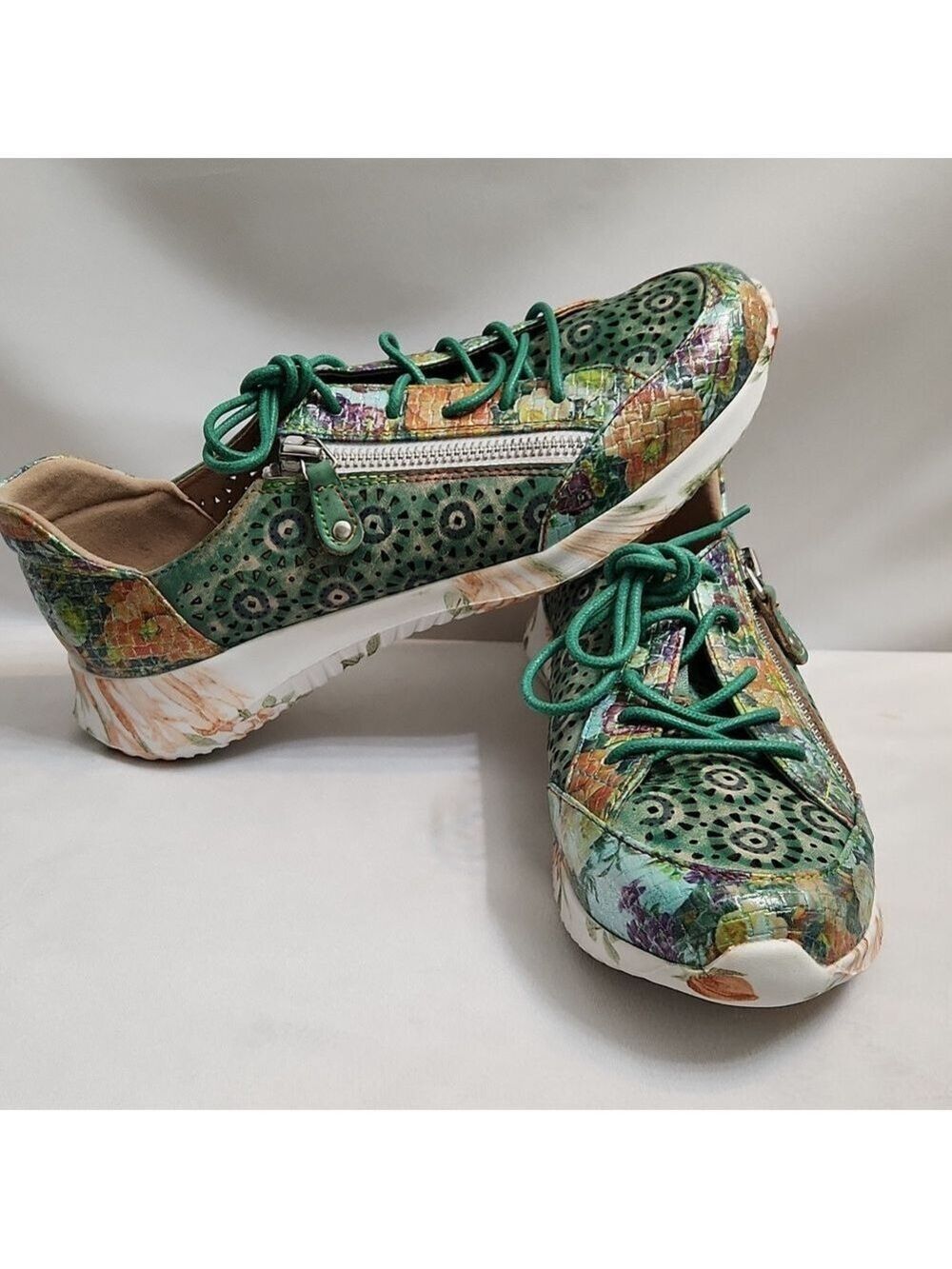 L'ARTISTE Jazzie Mixed Media Perforated Floral Cut Out Sneakers (W Size 38)